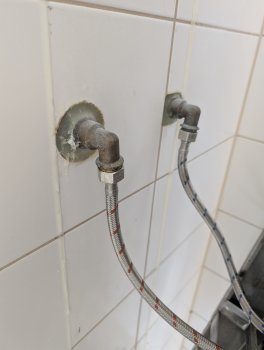 wasseranschluss-dusche-mit-winkel-693031-1.jpg