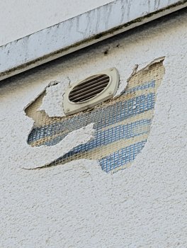 putzschaden-an-fassade-antwort-vom-bautraeger-ausreichend-693186-1.jpg