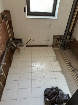 badezimmer-renovierung-fliesen-arbeiten.jpeg