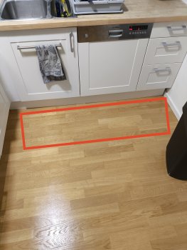 holzboden-kueche-markierter-bodenbereich.jpg