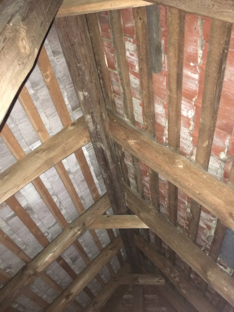 Verkleidung Kaltdach mit Profilholz ohne weitere Dämmung